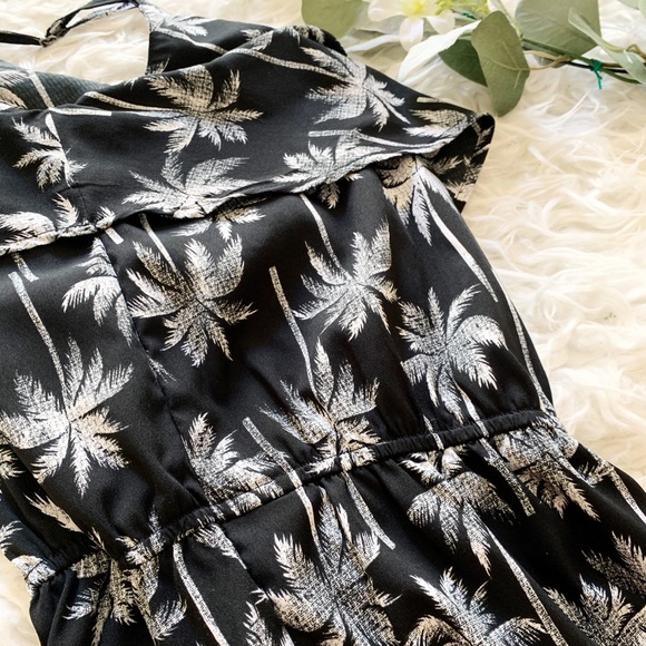 Palm Tree Print Romper - Picture 3 of 3